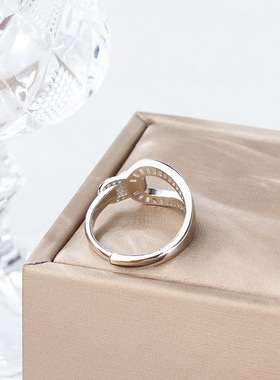 925纯银结扣马蹄扣戒指女士镶嵌长方钻网红轻奢时尚指环名媛甜美