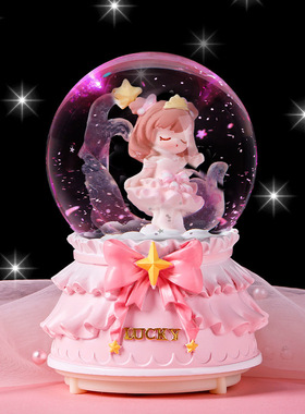 多款卡通情侣水晶球树脂摆件少女心飘雪水球八音盒儿童玩具音乐盒