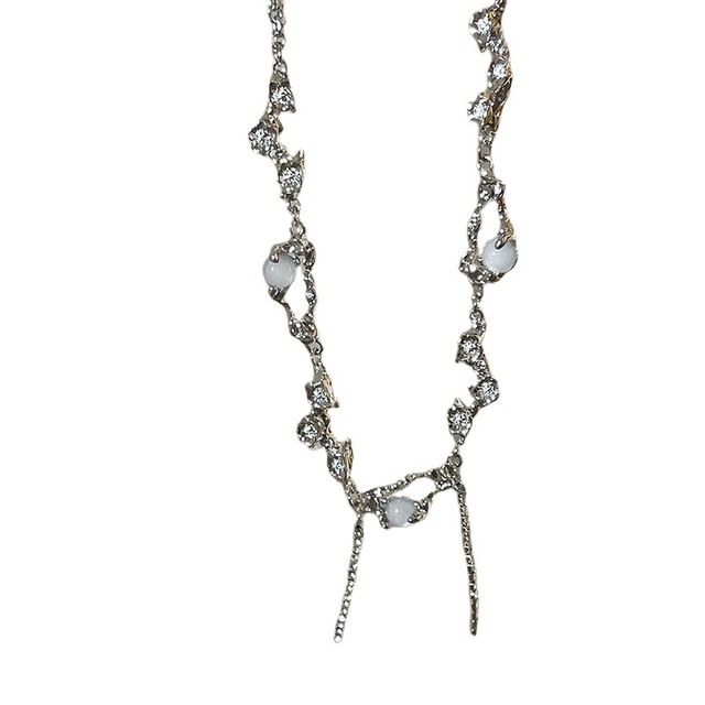 Simple pearl necklace small design temperament broken silver high-end clavicle chain women's sugar cube small diamond light luxury exquisite necklace