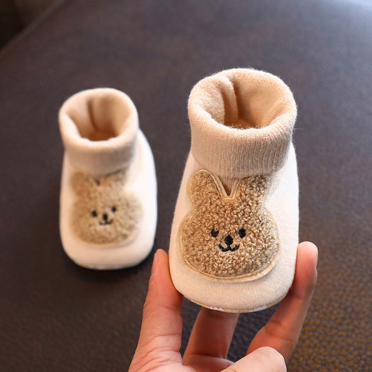 Newborn soft and comfortable socks and shoes