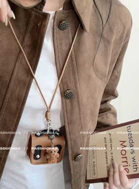 太可爱辣!学院风小熊包包吊坠长项链设计感皮质毛衣链配饰卫衣链