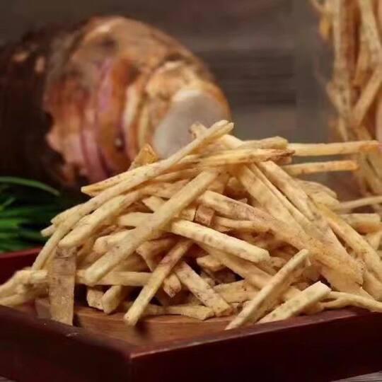 Spécialité Chaoshan poivre salé et sel taro lambeaux taro titres taro croustillant tranches de taro collations fines et croustillantes œufs de crabe spéciaux