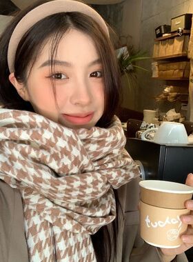 千鸟格围巾女秋冬季保暖情侣黑白格子韩版百搭流苏高级感围脖黑色