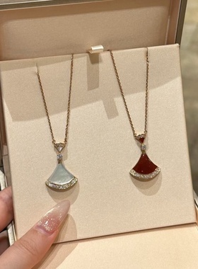 小裙子贝母项链女款纯银镀18K金轻奢扇形锁骨链送女友情人节礼物