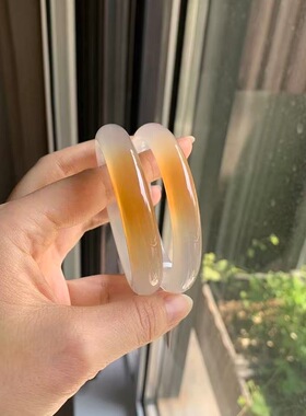 一口糖天然玛瑙手镯马料专柜同款显气质女送女友玉髓俏色镯子