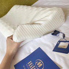 Подушка постельная 乳胶记忆枕一对装护颈椎枕头枕芯助睡眠学生成人家用正品枕头芯 The bag auday