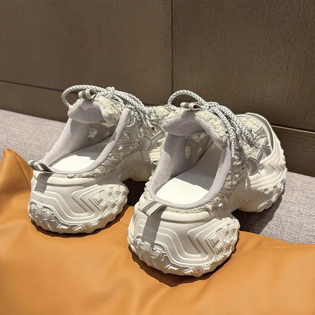 European station tire-soled dad shoes for women without heel toe and half slippers 2026 new thick-soled sports and casual shoes trend