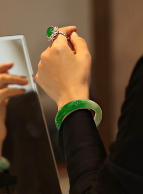 翡翠手镯冰种飘花送礼