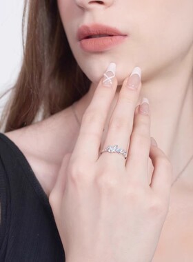 星河夜光蝴蝶戒指|369人收藏