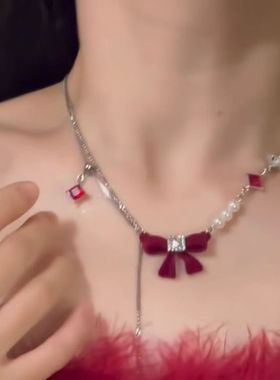 红色丝绒蝴蝶结项链轻奢小众设计甜美精致配饰毛衣链圣诞新年礼物