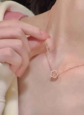 浪漫樱花项链女2025新款轻奢小众设计感锁骨链气质时尚颈链毛衣链