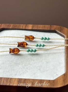 【上岸小鱼】绿串珠小鱼手链手工编织手绳送礼物小众叠戴手环夏季