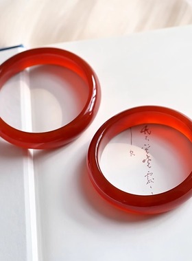 天然红玉髓手镯冰透马达加斯加红玛瑙镯子本命年红水晶南红女