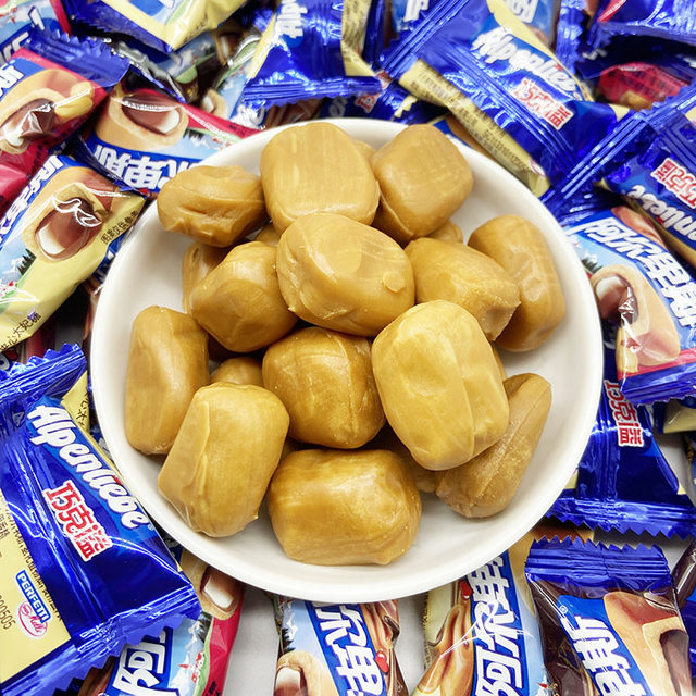 Alpine chocolate overflowing toffee chocolate fudge candy wedding candy bulk wholesale new year goods