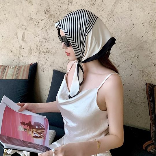 杭州丝绸高档方巾丝巾女洋气四季薄款围巾头巾领巾仿真丝波点高级