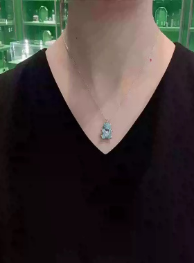 泰迪熊粉色小熊项链女轻奢小众甜美灵动百搭跳动的心锁骨链