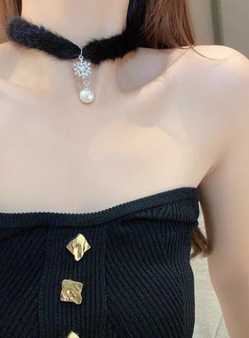 初雪约会~羽毛雪花珍珠项链女冬仙气毛绒choker高级感圣诞节颈链