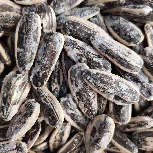 Zulianghai salt melon seeds and sunflower seeds bagged nuts roasted seeds and nuts snacks salty large grains salty fragrance hand peeled origin