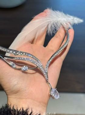 恋与深空--秦彻婚卡明暗羽毛项链choker纯欲设计感小众绝美锁骨链
