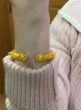 司凤同款金色哈基米猫爪彩宝手镯女古法结婚仿三金猫咪铃铛手环