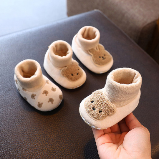 Newborn soft and comfortable socks and shoes