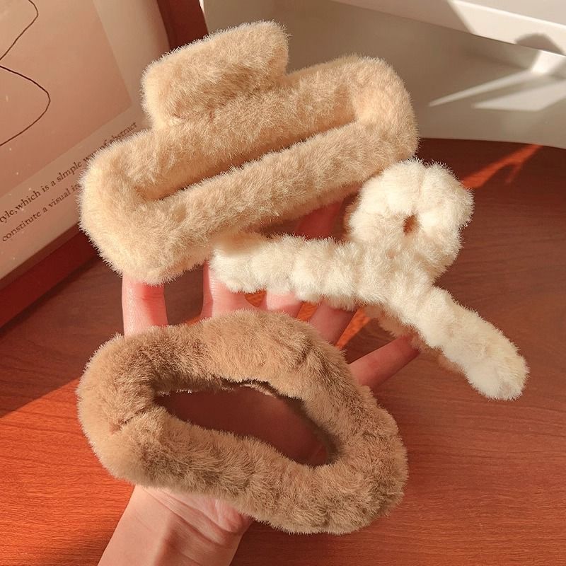 2024新款超大号毛绒抓夹秋冬发夹女毛毛夹高级感后脑勺鲨鱼夹头饰 - 图2