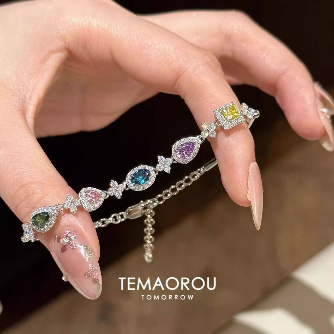 “糖果派对”多彩爆闪锆石精致手链女轻奢高级感重工手饰品配饰,淘宝优惠券,粉丝福利购,淘宝优惠卷