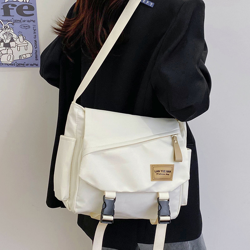 2026新款时尚大学生通勤斜挎包百搭大容量单肩包上课补习手提书袋,淘宝优惠券,粉丝福利购,淘宝优惠卷