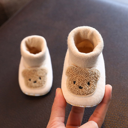Newborn soft and comfortable socks and shoes
