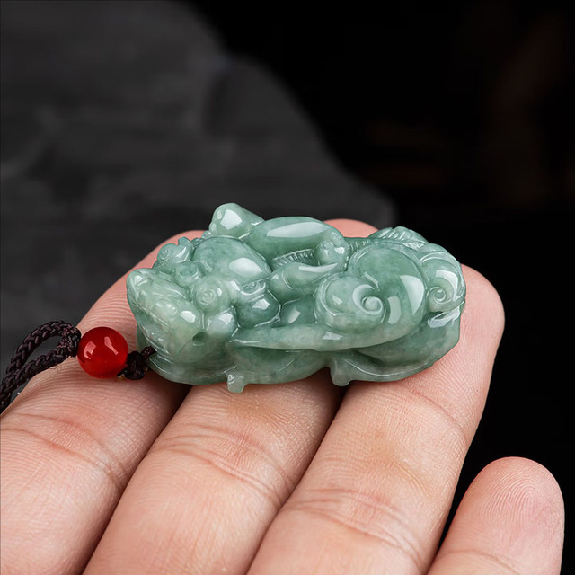 Authentic A-grade jadeite Pixiu jade pendant Burmese bean green Ruyi auspicious animal skin Qiu couple holiday gift with certificate
