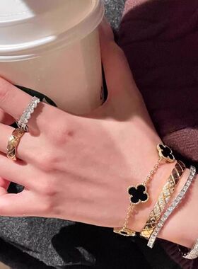 高级感小香风菱格纹手镯女镀厚18k玫瑰金带轻奢小众镶钻黄金宽版