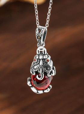 925纯银貔貅项链女士泰银复古民族风招财镶石榴石毛衣链秋冬新品