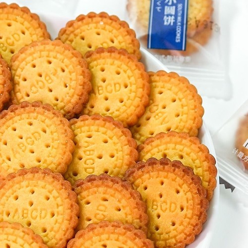 饼干单独小包装海盐小圆饼牛奶薄脆日式营养儿童休闲小零食品整箱 - 图0
