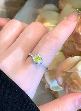 黄钻小方糖戒指女开口指环锆石满钻女小众高级感轻奢尾戒粉钻