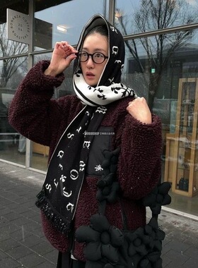 金云鹤同款复古雪花两面戴围巾