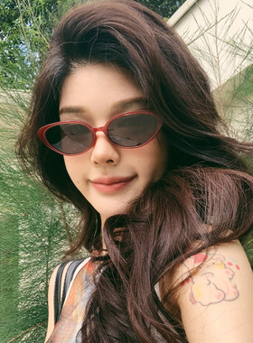 新款复古猫眼红色墨镜女高级感辣妹风假日出游遮阳防紫外线太阳镜
