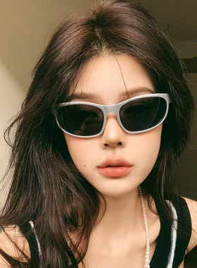 Y2K千禧辣妹款复古银色猫眼墨镜女高级感ins风窄框防紫外线太阳镜