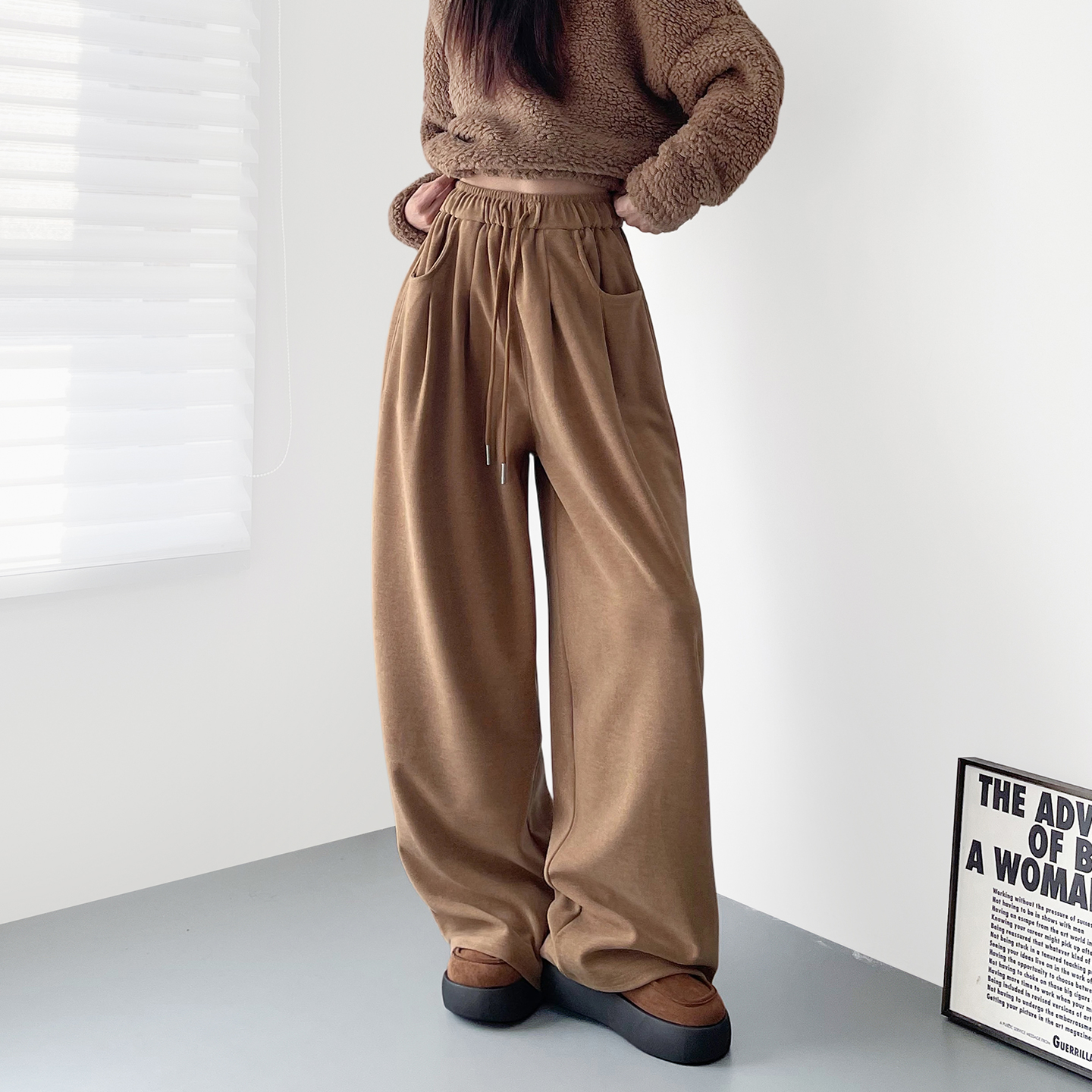 卡其色冬季氛围感仿羊绒山本裤女大码慵懒软糯显瘦遮肉加绒阔腿裤 - 图0