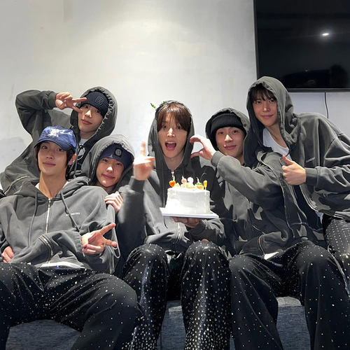 RIIZE2024RIIZING DAY首尔安可演唱会周边同款卫衣服拉链连帽开衫 - 图0