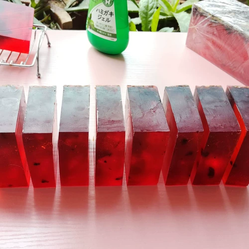 Питательное масло из провинции Юньнань с розой в составе