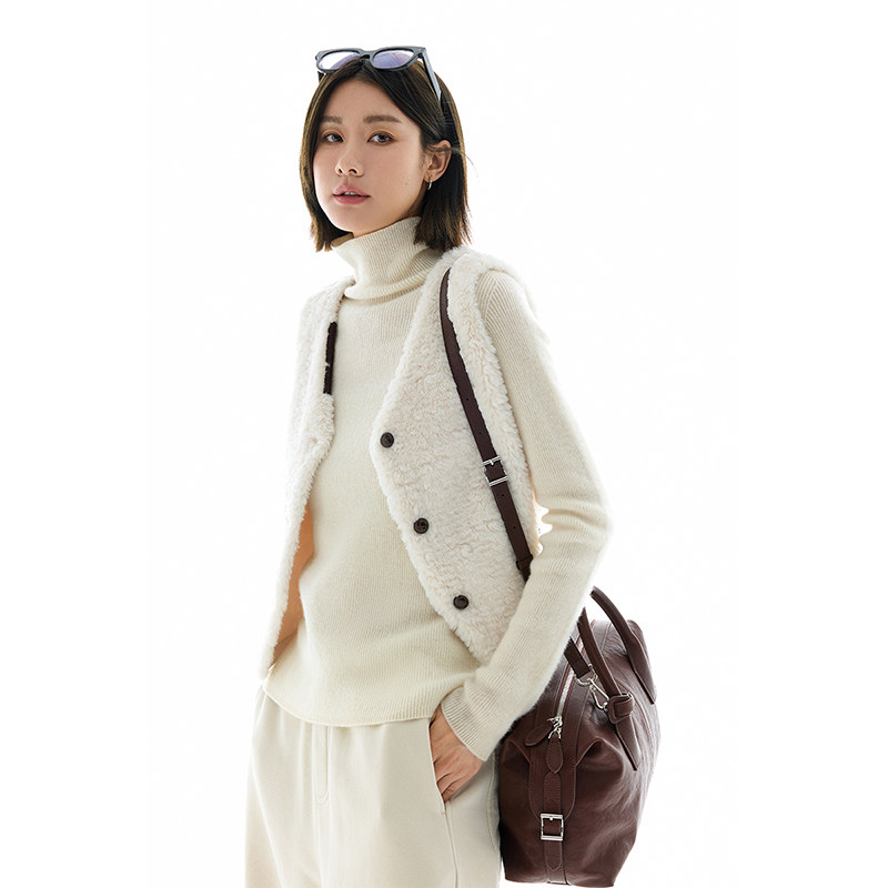 云上生活【牧羊人】叠穿V领冬户外运动轻量保暖马甲女马夹上衣,淘宝优惠券,粉丝福利购,淘宝优惠卷