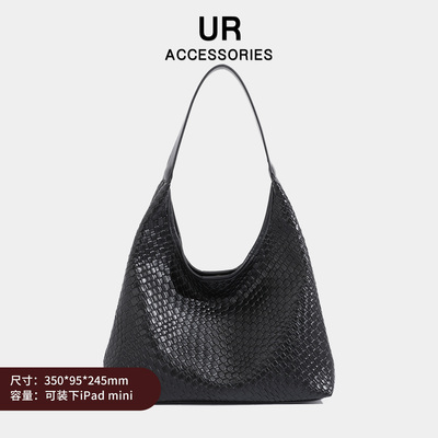 UR新款大容量软皮斜挎包