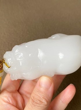 新疆和田金丝白玉貔貅手把件把玩件文玩珠宝盘玩羊脂玉动物把玩件