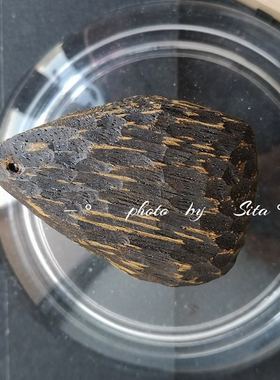 原生态沉香木水滴吊坠实拍现货