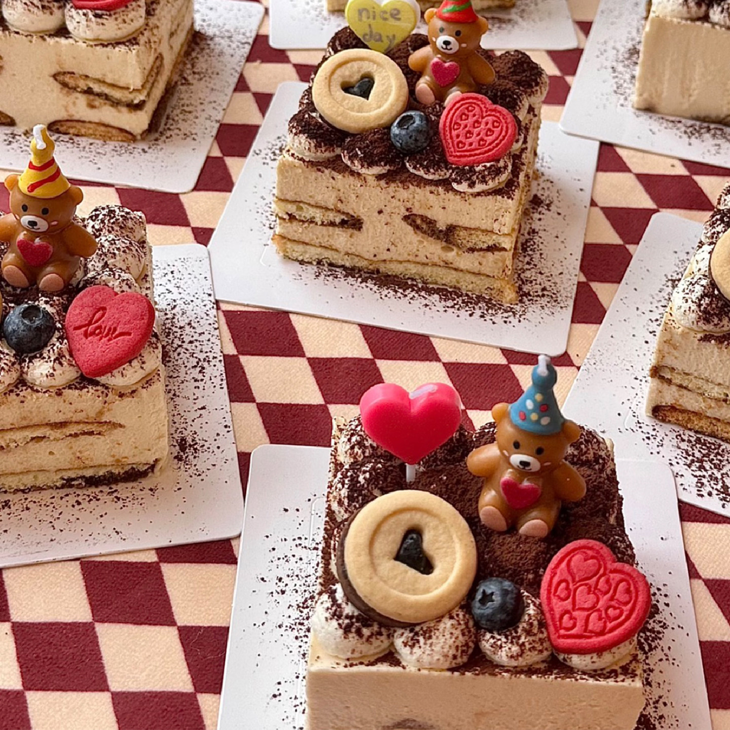 2.14情人节情侣告白提拉米苏蛋糕装饰抱抱熊爱心小熊蜡烛小花插件,淘宝优惠券,粉丝福利购,淘宝优惠卷