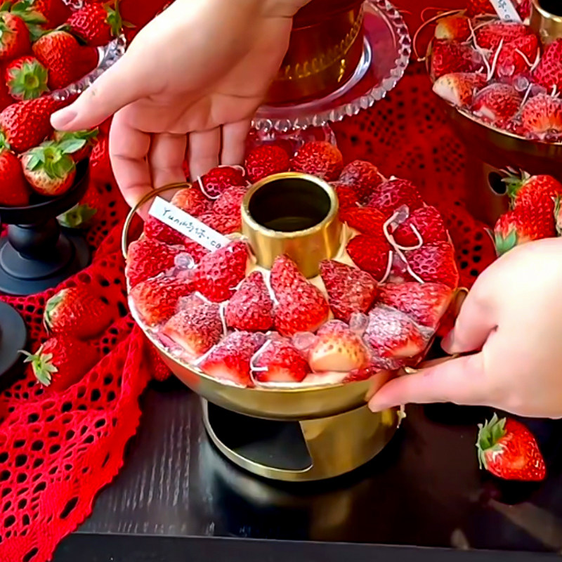 2025跨年夜新年水果草莓火锅蛋糕装饰金色数字蜡烛蛇年氛围感甜点,淘宝优惠券,粉丝福利购,淘宝优惠卷