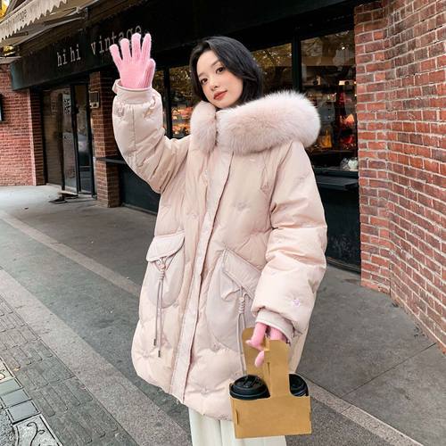 2025新款加肥加大码刺绣亮片羽绒服女200斤中长款胖mm300斤冬季厚 - 图1