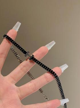 H黑色字母项链女高级设计感轻奢小众锁骨链辣妹ins脖颈链甜酷项圈