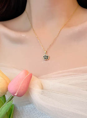 韩国新款黑色山茶花钛钢项链女轻