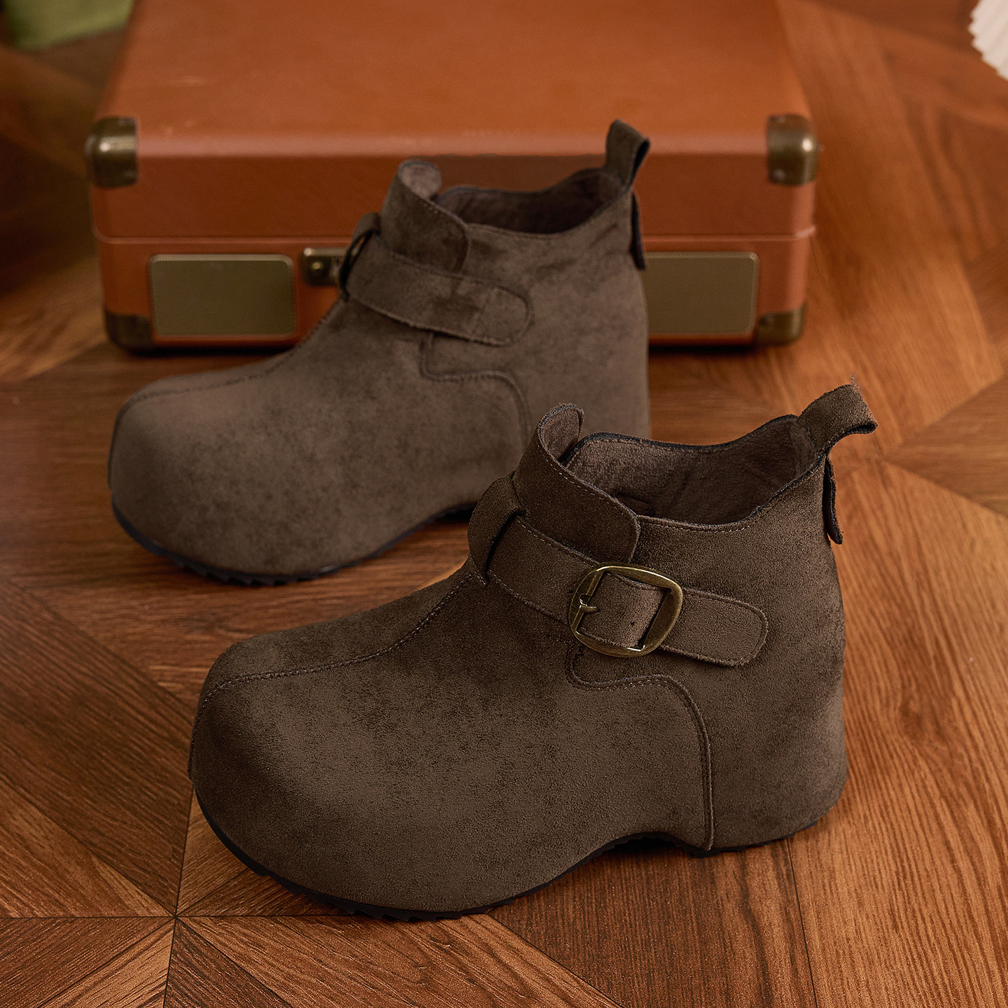 冬季复古加绒高帮全包勃肯鞋女2025新款时尚厚底内增高高跟小短靴,淘宝优惠券,粉丝福利购,淘宝优惠卷